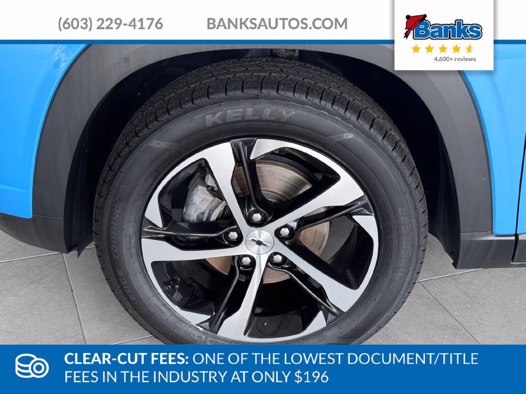 Used 2025 Chevrolet Trax RS w/ Sunroof Package FWD image 4