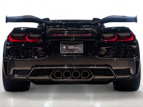 Used 2025 Chevrolet Corvette Z06 w/ Z07 Performance Package RWD image 10