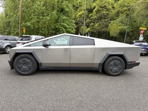 Used 2025 Tesla Cybertruck AWD Crew Cab image 5