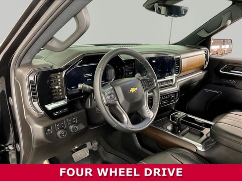 Used 2026 Chevrolet Silverado 1500 High Country w/ Technology Package AWD/4WD image 16