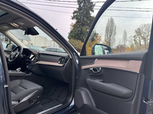 Certified 2025 Volvo XC90 B6 Plus image 11