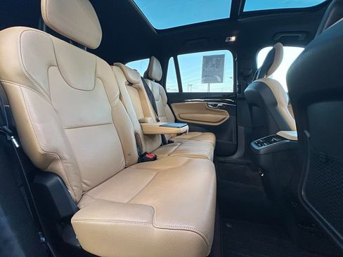 Used 2018 Volvo XC90 T5 Momentum w/ Convenience Package image 31
