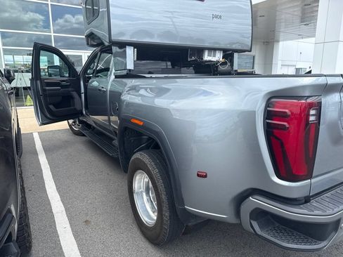 Used 2024 GMC Sierra 3500 Denali w/ Denali Reserve Package AWD/4WD image 4
