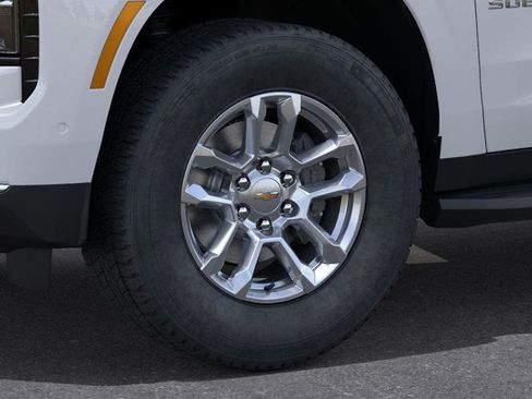 New 2026 Chevrolet Suburban LS image 9
