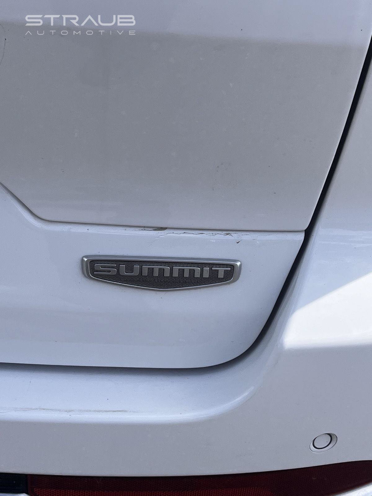 Used 2023 Jeep Grand Cherokee Summit AWD/4WD image 13