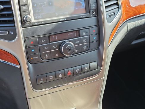 Used 2013 Jeep Grand Cherokee Overland w/ Advance Technology Group AWD/4WD image 29