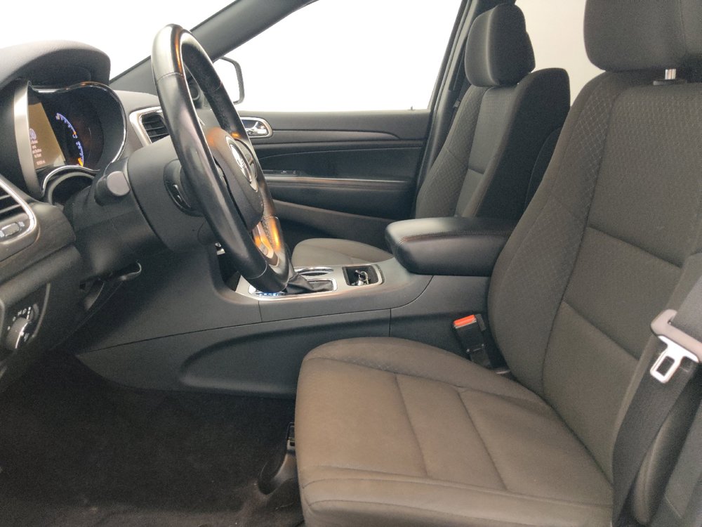 Used 2018 Jeep Grand Cherokee Laredo AWD/4WD image 17