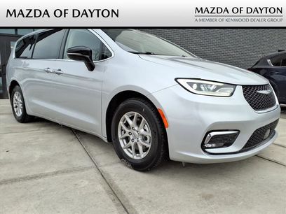 Used 2024 Chrysler Pacifica Touring-L