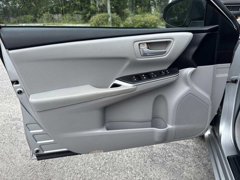 Used 2015 Toyota Camry LE FWD image 21