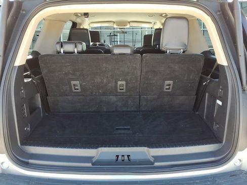 Used 2024 Ford Expedition XLT image 11