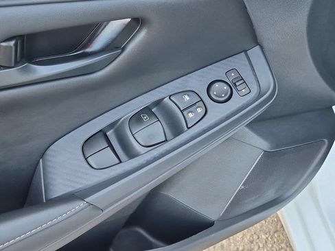 Used 2025 Nissan Sentra S FWD image 12