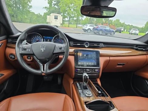 Used 2017 Maserati Quattroporte S GranLusso Q4 AWD/4WD image 15