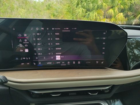 Used 2025 Audi Q5 Premium Plus w/ Premium Plus image 24