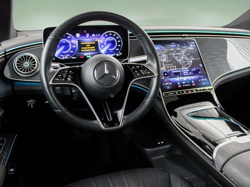 Used 2023 Mercedes-Benz EQS 450+ SUV image 17
