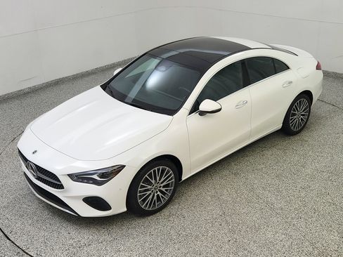 Used 2025 Mercedes-Benz CLA 250 image 14