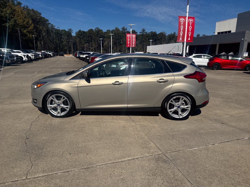 Used 2016 Ford Focus Titanium w/ Titanium Technology Package FWD image 2