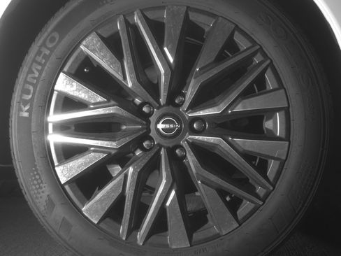 Used 2025 Nissan Altima 2.5 SV FWD image 15