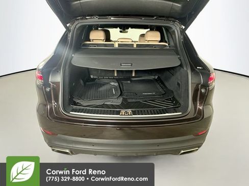 Used 2020 Porsche Cayenne AWD/4WD image 28