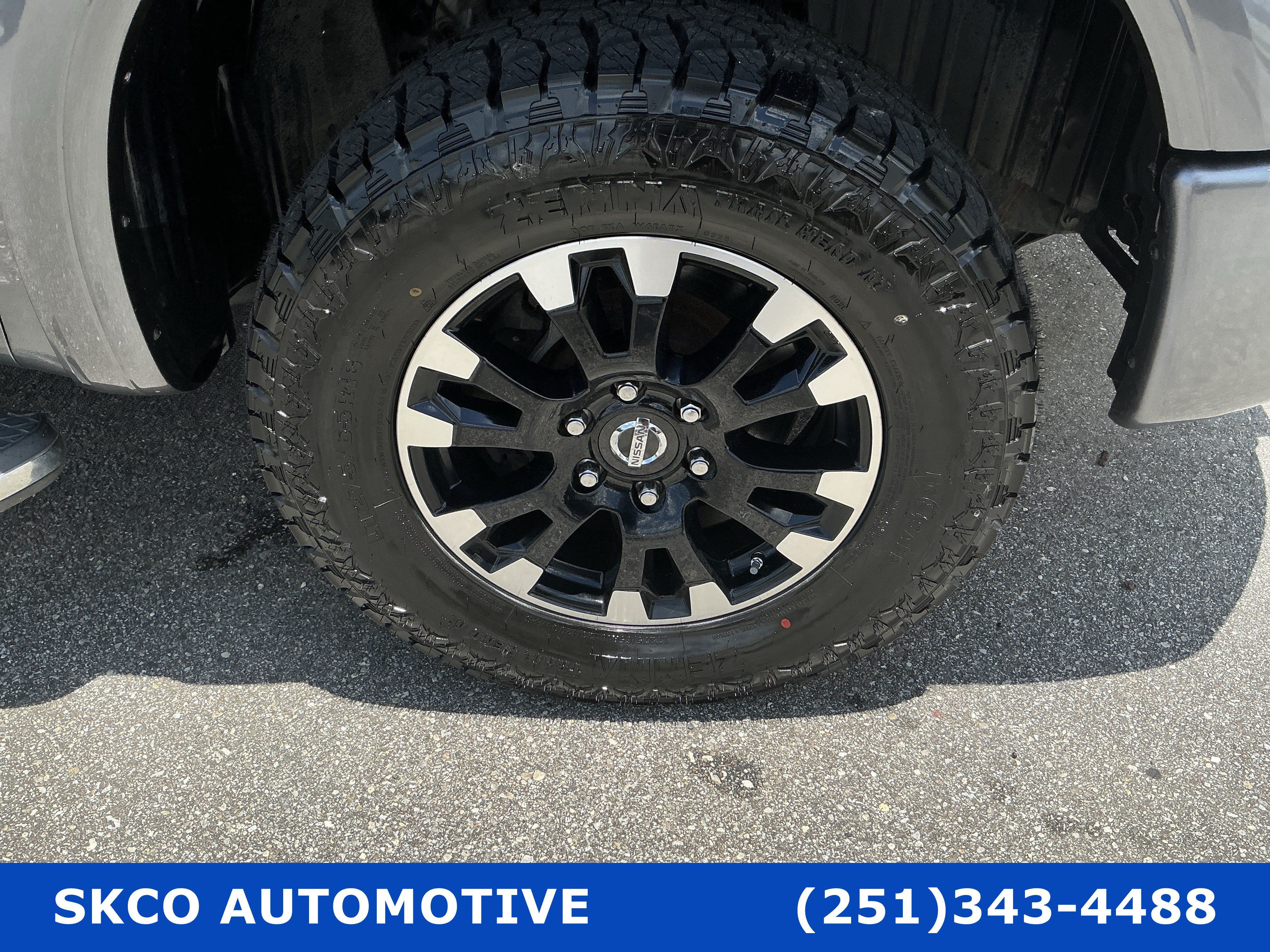 Used 2017 Nissan Titan PRO-4X AWD/4WD image 11