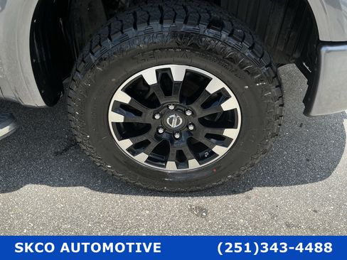 Used 2017 Nissan Titan PRO-4X AWD/4WD image 11