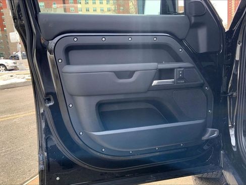 New 2026 Land Rover Defender 110 X-Dynamic SE image 10