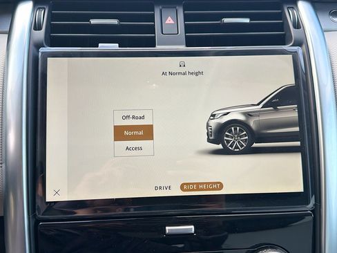 New 2026 Land Rover Discovery Limited Edition image 31