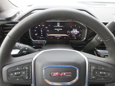 New 2026 GMC Sierra 1500 SLE image 17