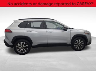 Used 2025 Toyota Corolla Cross XLE video 2