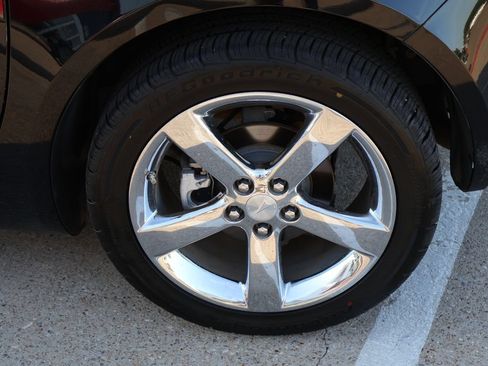Used 2008 Pontiac Solstice GXP w/ Premium Package RWD image 9