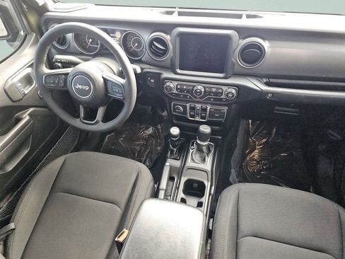 Used 2023 Jeep Gladiator Sport AWD/4WD image 27
