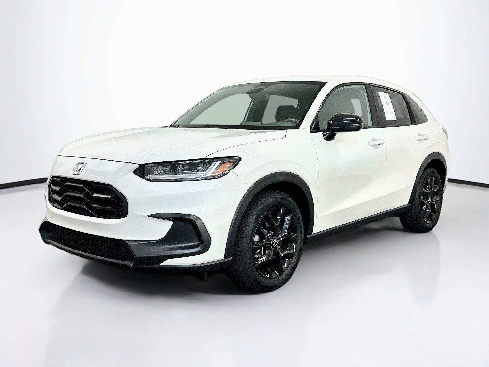 Used 2025 Honda HR-V Sport image 3