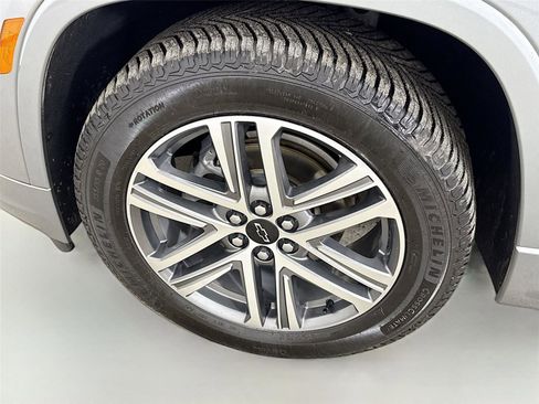 Used 2023 Chevrolet Traverse High Country image 35