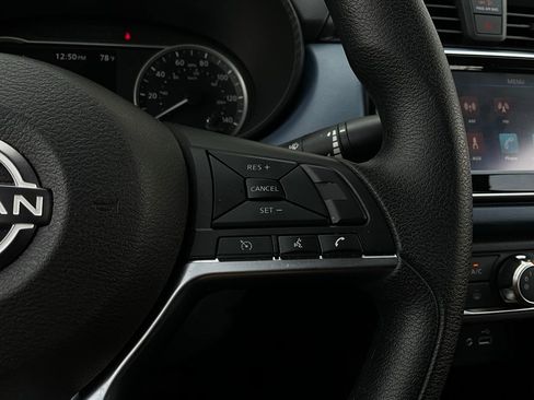 Used 2025 Nissan Versa SV image 30