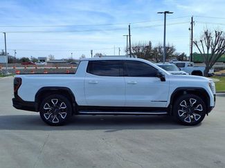 Certified 2025 GMC Sierra EV Denali video 2