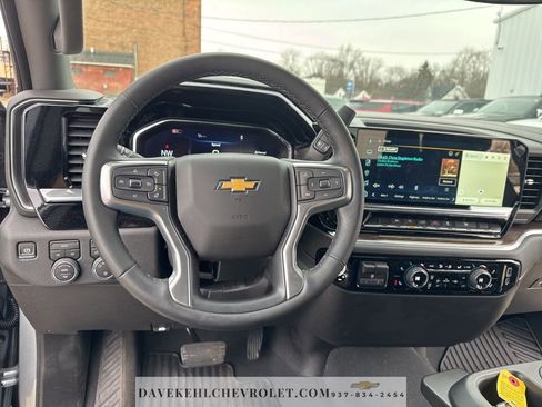 Used 2025 Chevrolet Silverado 1500 LT AWD/4WD image 25