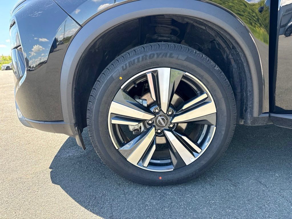Used 2026 Nissan Rogue SL AWD/4WD image 40