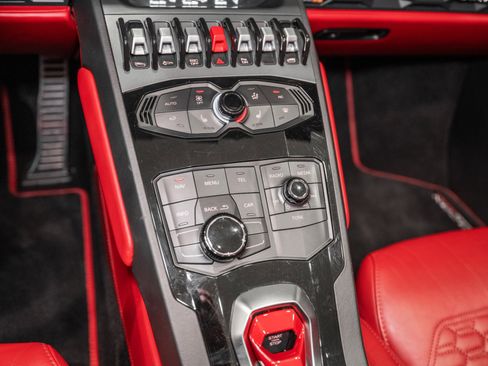 Used 2016 Lamborghini Huracan LP 610-4 image 35