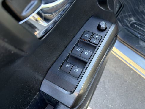 Used 2022 Toyota Tacoma TRD Off-Road AWD/4WD image 26