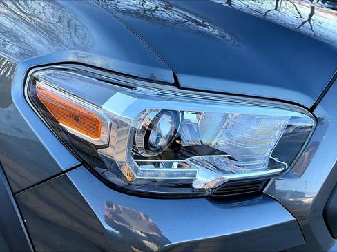 Used 2023 Toyota Tacoma TRD Off-Road image 25