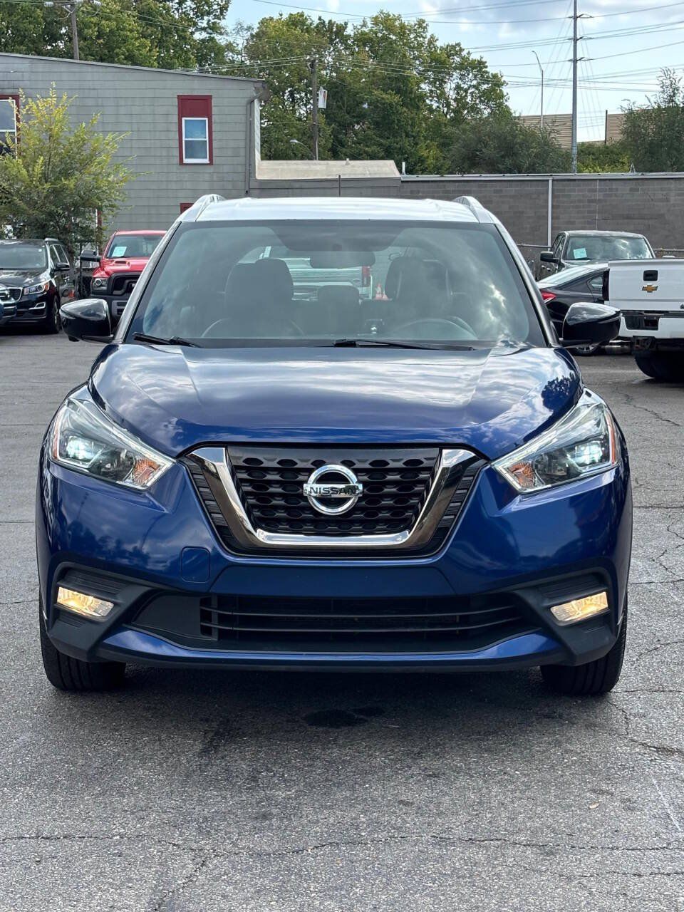 Used 2019 Nissan Kicks SR w/ SR Premium Package FWD image 3