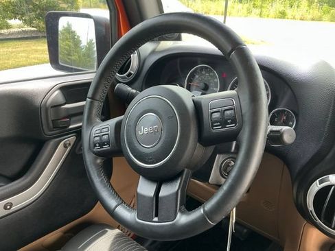 Used 2011 Jeep Wrangler Sahara w/ Connectivity Group AWD/4WD image 21