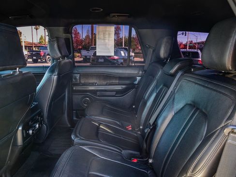 Used 2019 Ford Expedition Limited image 17