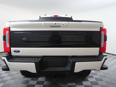 Used 2025 Ford F250 Platinum AWD/4WD image 5