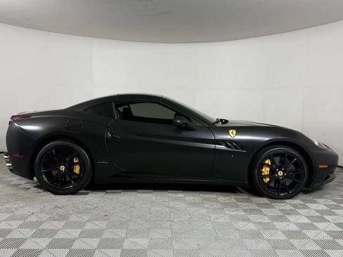 Used 2014 Ferrari California RWD image 10