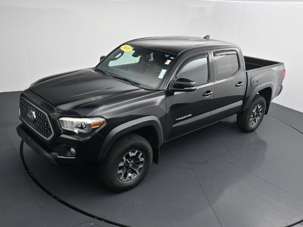 Used 2018 Toyota Tacoma TRD Off-Road w/ Technology Package AWD/4WD image 26