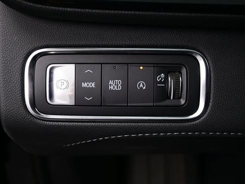 Used 2025 Buick Enclave Sport Touring FWD image 17