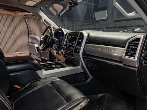 Used 2018 Ford F250 Lariat w/ Lariat Value Package AWD/4WD image 13