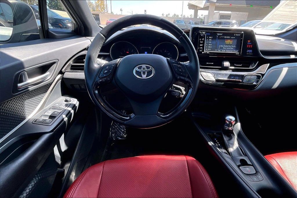 Used 2018 Toyota C-HR XLE FWD image 8