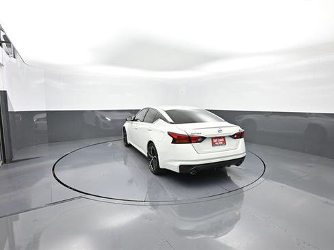 Used 2025 Nissan Altima 2.5 SR image 4