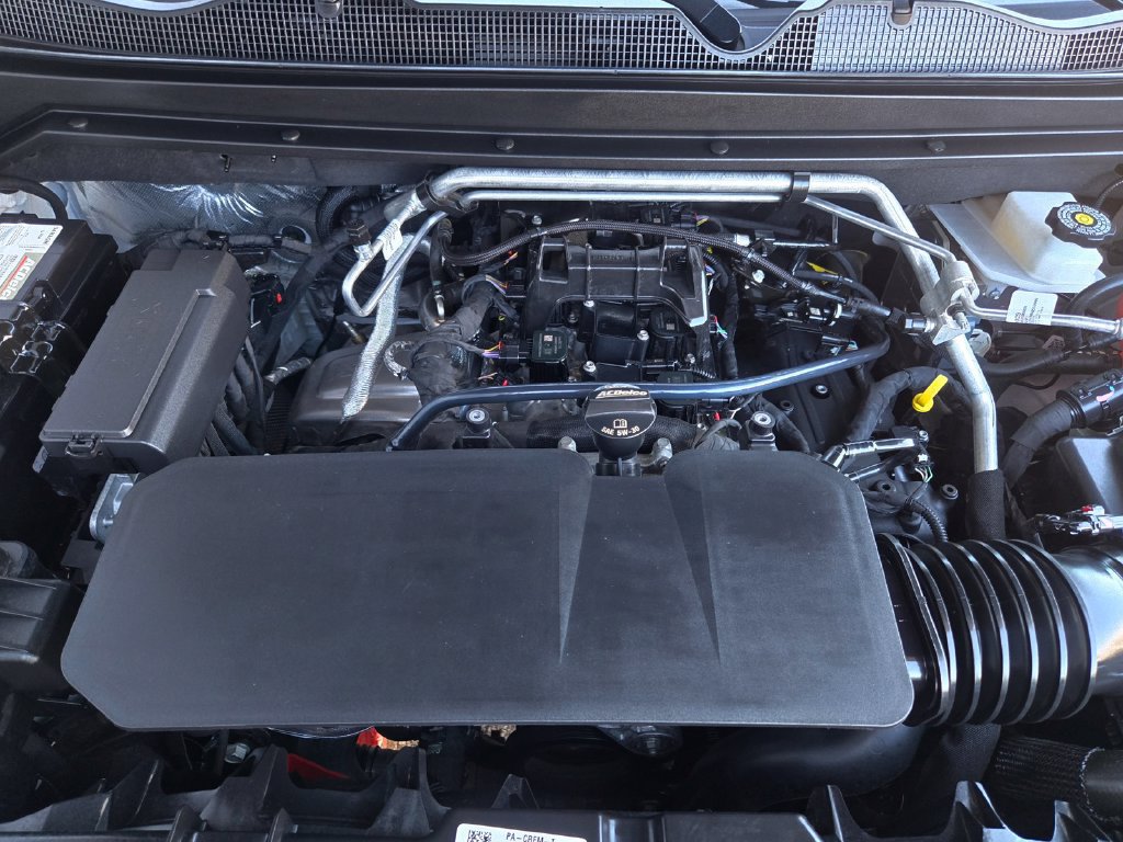 Used 2024 Chevrolet Colorado LT RWD image 24